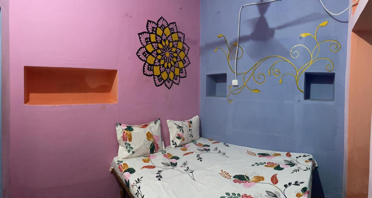 ורנאסי Indra Paying Guest House מראה חיצוני תמונה