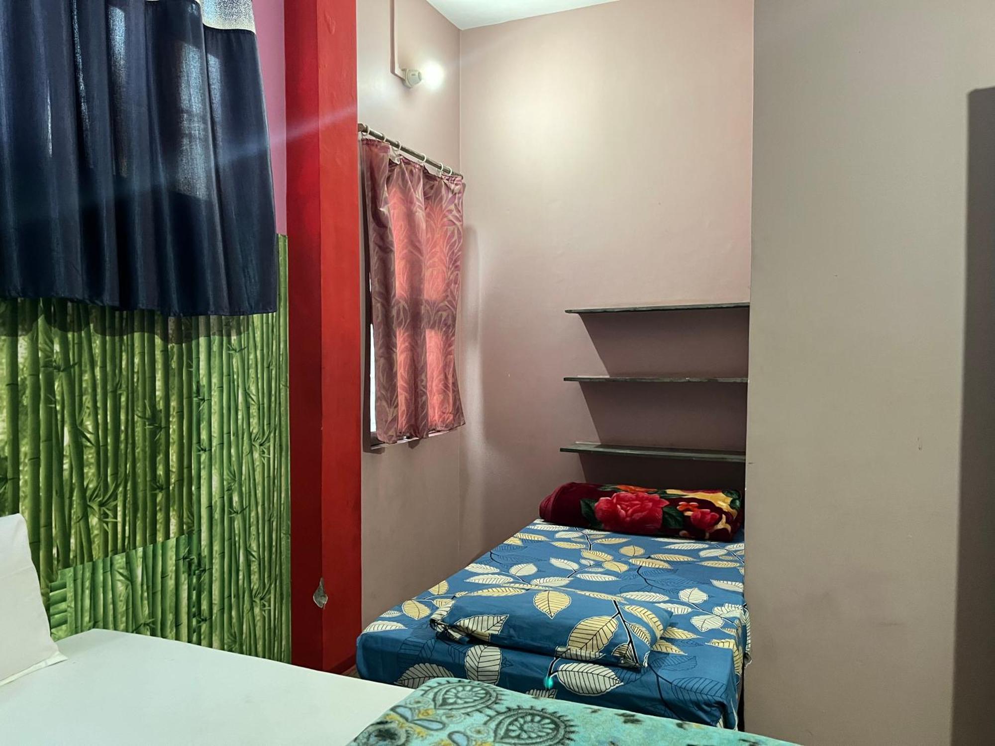 ורנאסי Indra Paying Guest House מראה חיצוני תמונה