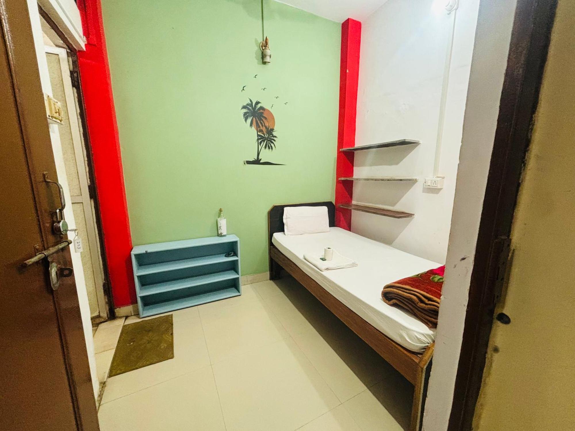 ורנאסי Indra Paying Guest House מראה חיצוני תמונה